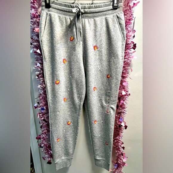 🆕 Old Navy Mid-Rise
Rainbow Embroidered Jogger
Sweatpants for Women-Size Medium - Picture 1 of 6